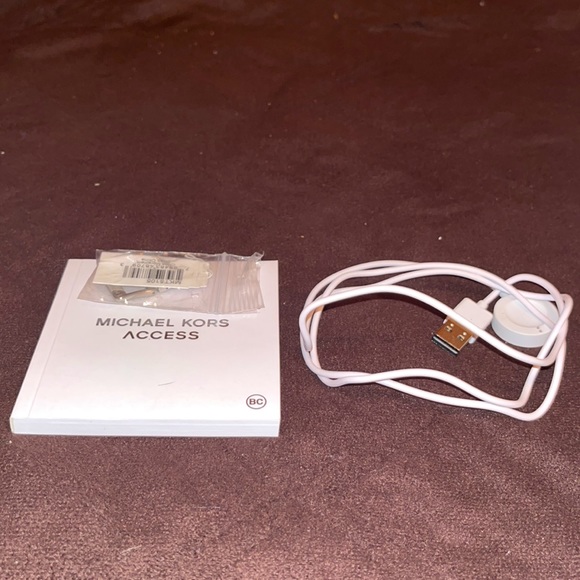 Michael Kors SmartWatch - Picture 2 of 3